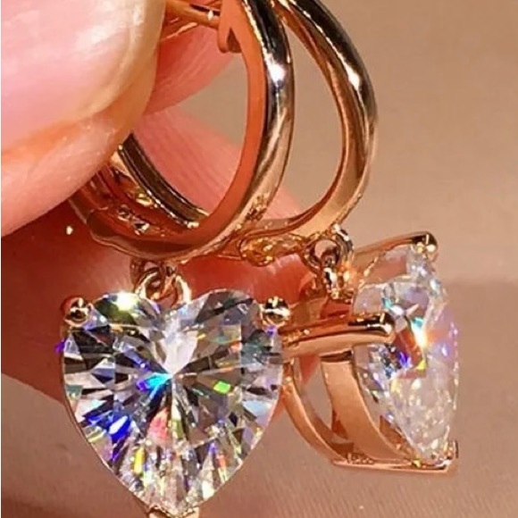 Jewelry - NWT Cute Small Heart Hoop Earrings Vintage Rose Gold